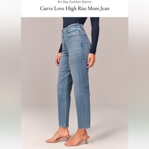 Abercrombie Curve Love High-rise Mom Jeans